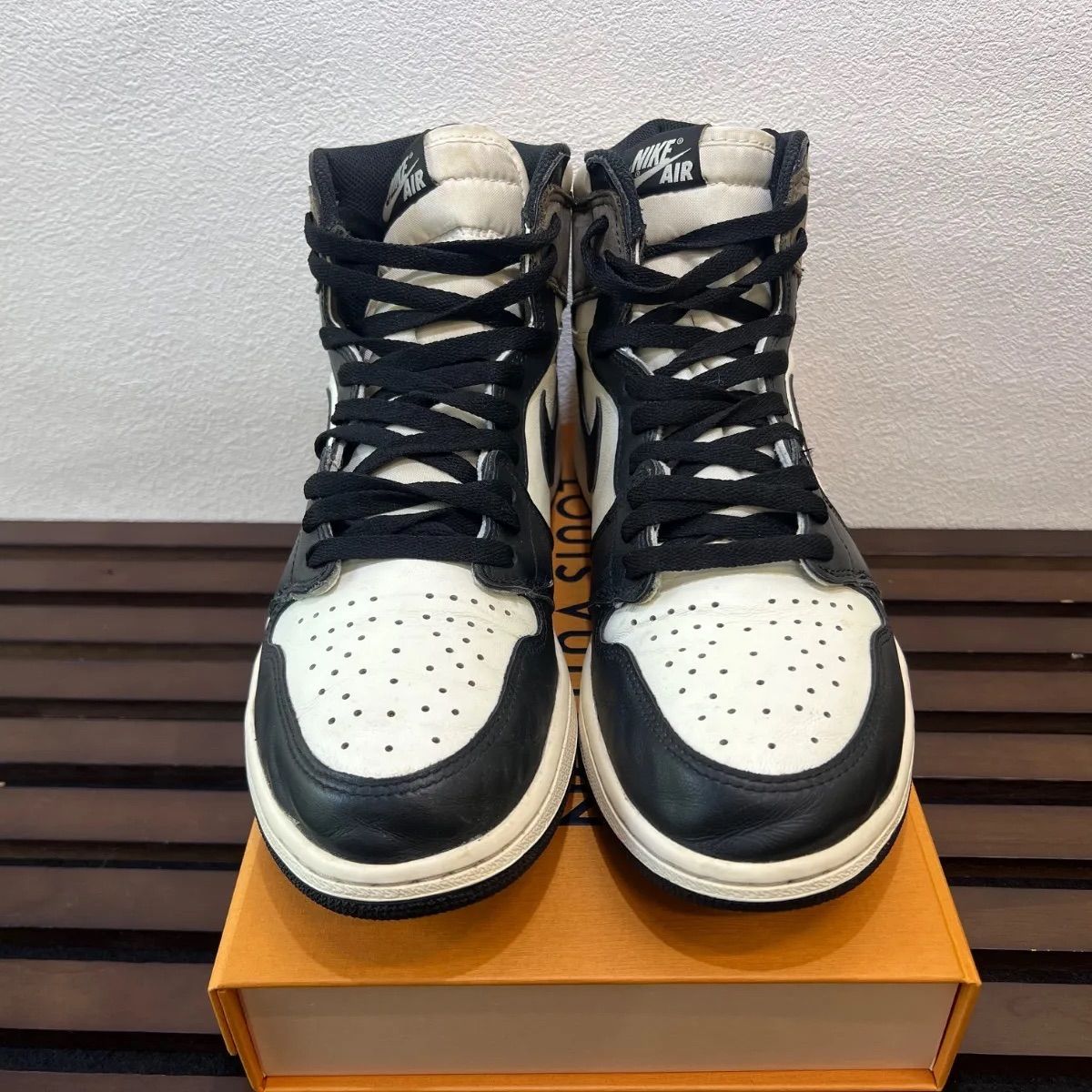 555088-105 Nike Air Jordan 1 High OG 