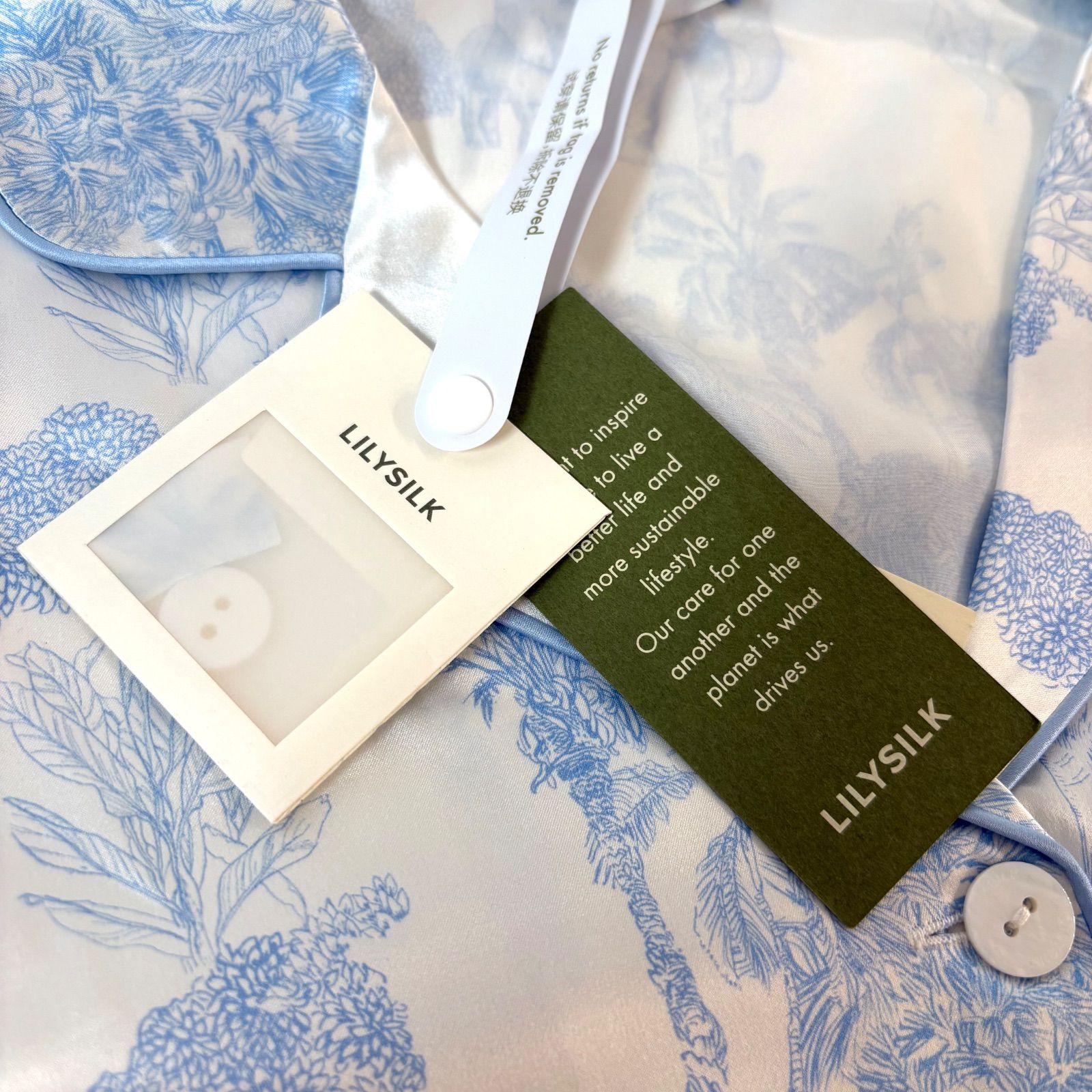 ◼️LILY SILK◼️ 新品タグ付き✨ ラ テラ・プリントシリーズ 長袖長