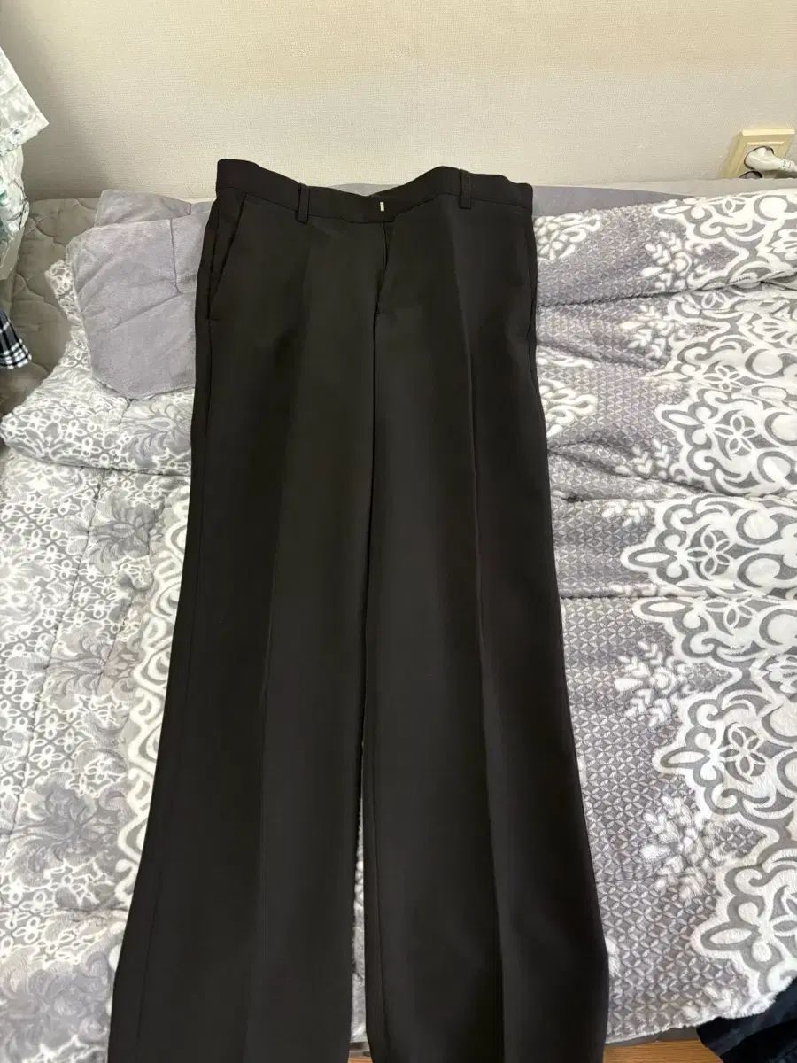 メンズ 黒 スラックス