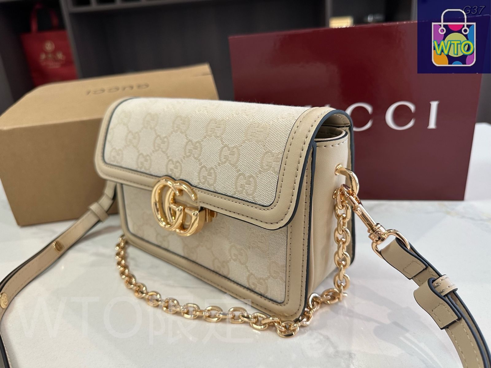 GUCCI GGマーモント スクエアミニバッグ 2025SS ? 22×15cm [本日 GUCCI GGマーモント スクエアミニバッグ 2025SS ? 22×15cm [本日