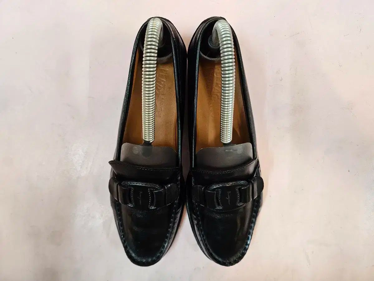 フェラガモ レディース