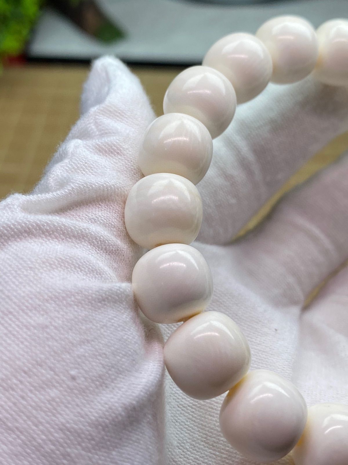 天然マンモス牙精巧な手彫り古い形 ブレスレット - メルカリ