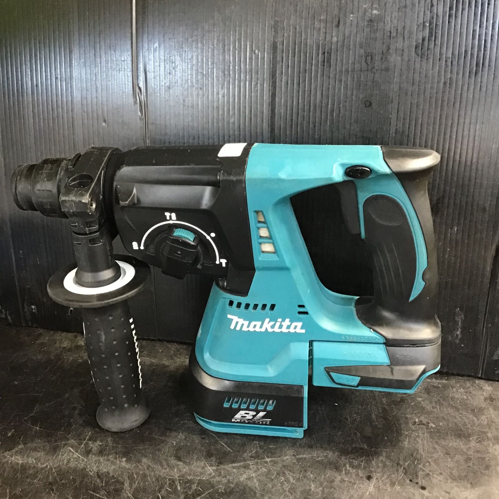 品 マキタ makita コードレスハンマドリル HR244DZ(本体)｜売買されたオークション情報、yahooの商品情報をアーカイブ公開 -  オークファン ハンマドリル