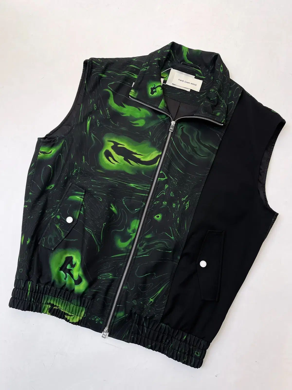 22aw