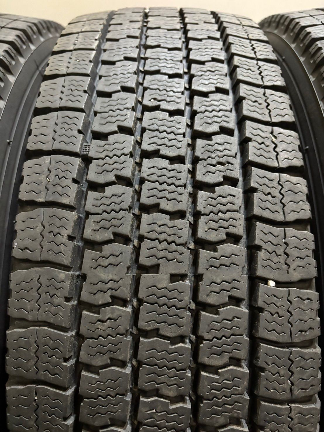 215|70R17.5 118|116N LT TOYO|DELVEX M935 20年製 スタッドレス 6本 ダイナ キャンター 南10-K382 TRITUETUBI_COM