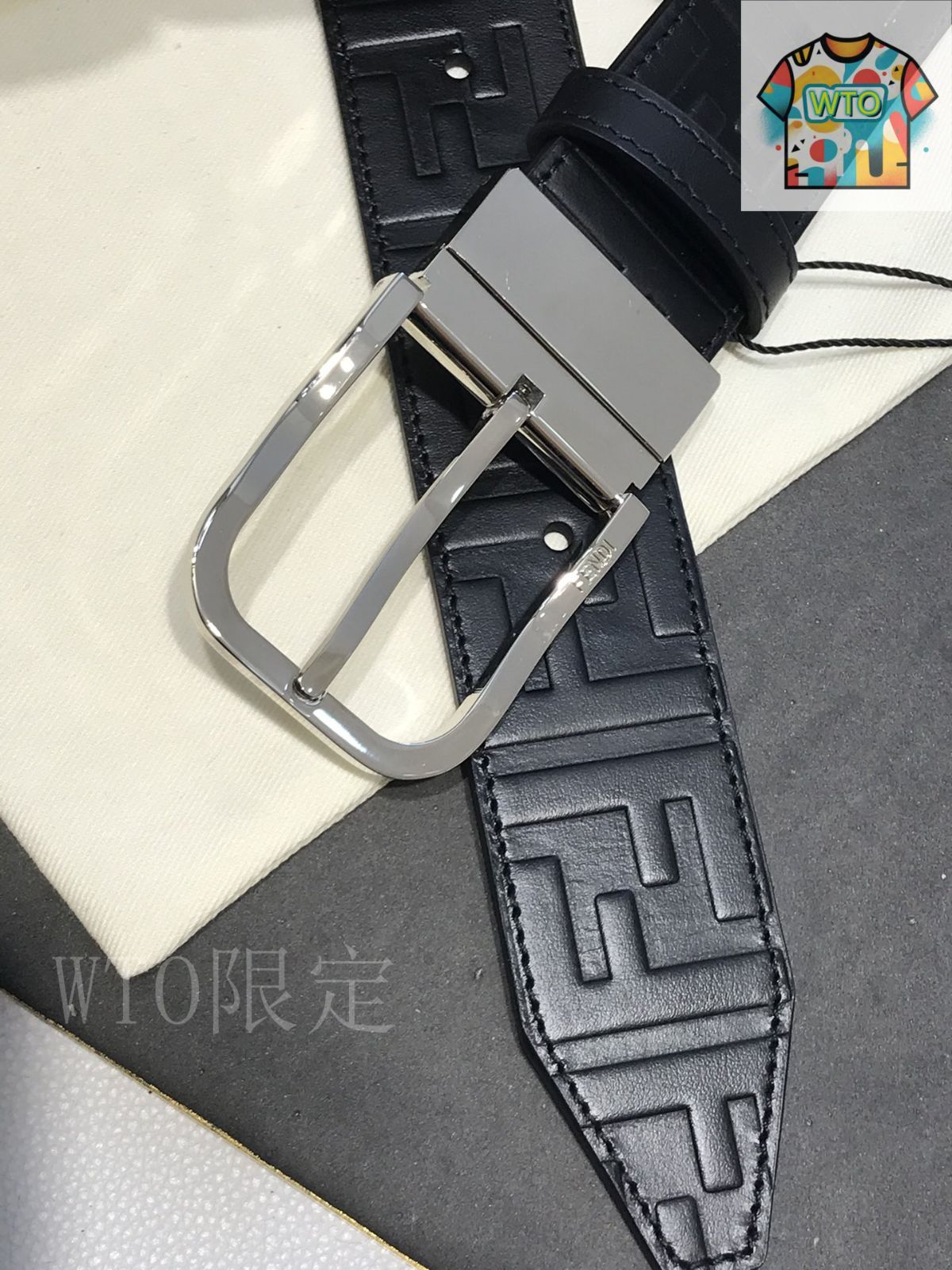 ☆FENDI フェンディ ロゴデザイン ベルト付き ファー 未使用タグ付き☆ FENDI フェンディ ベルト 8C0650 AAIW レディース レザー FFロゴ