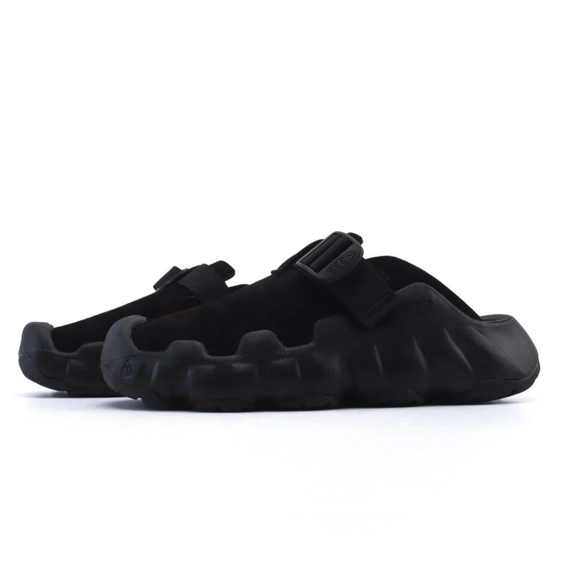 KEEN サンダル UNEEK (Black/Black) メンズ : ZOZOTOWN Yahoo!店