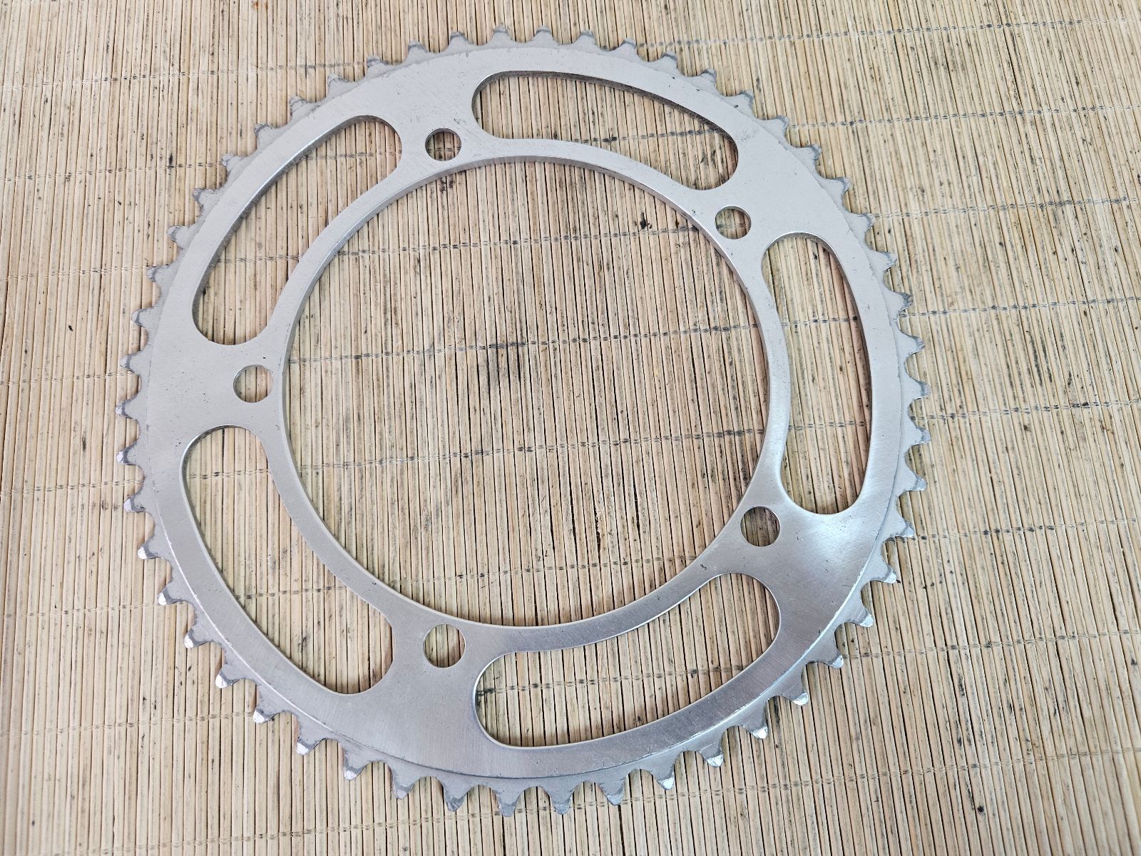 CAMPAGNOLOカンパニョーロ　チェーンリング(薄歯)50T PCD144 □ CAMPAGNOLO 52T 144PCD カンパニョーロ チェーンリング 薄歯