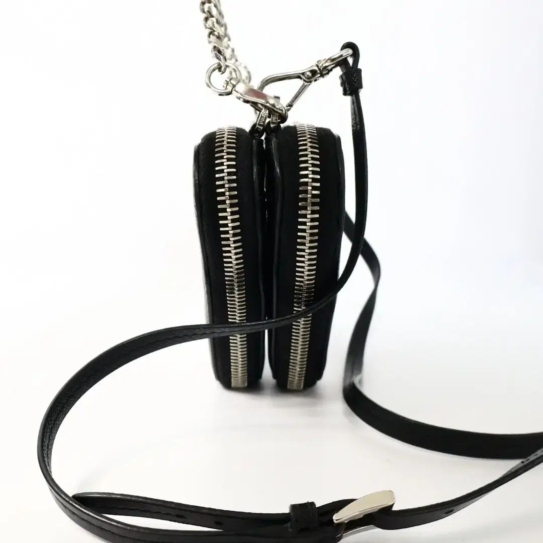 サフィアーノ トライアングルロゴ