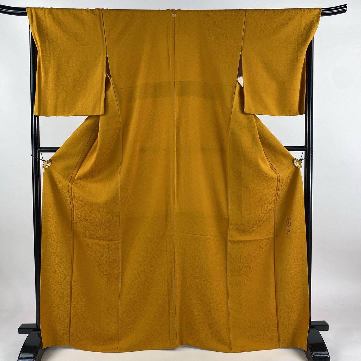 色無地 美品 名品 落款 一つ紋 地紋 薄オレンジ 袷 身丈159cm 裄
