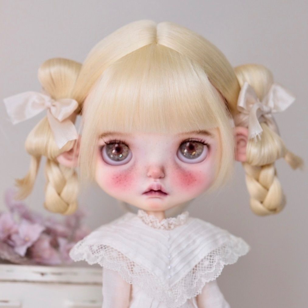 ブライス ウィッグ モヘアウィッグ 海外作家 リボン ブロンド - メルカリ 