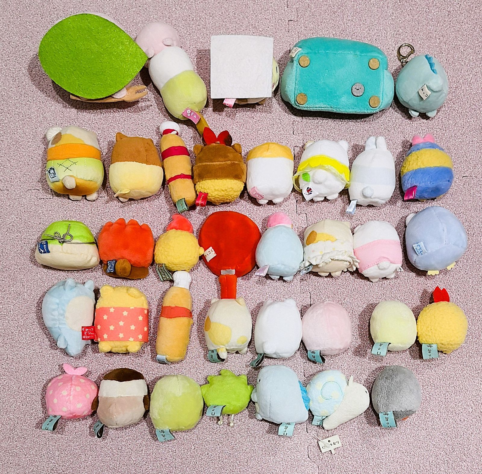 すみっコぐらし　ぬいぐるみたち【6点まとめ売り】 SG026 すみっコぐらし ぬいぐるみ まとめ売り 50体セット - メルカリ