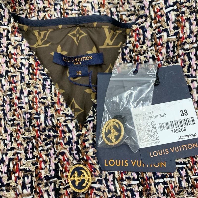 大切な方へ贈り物に【LOUIS VUITTON】襟付きツイードジャケット 楽天市場】ルイヴィトン LOUIS VUITTON モノグラムジレボクシー