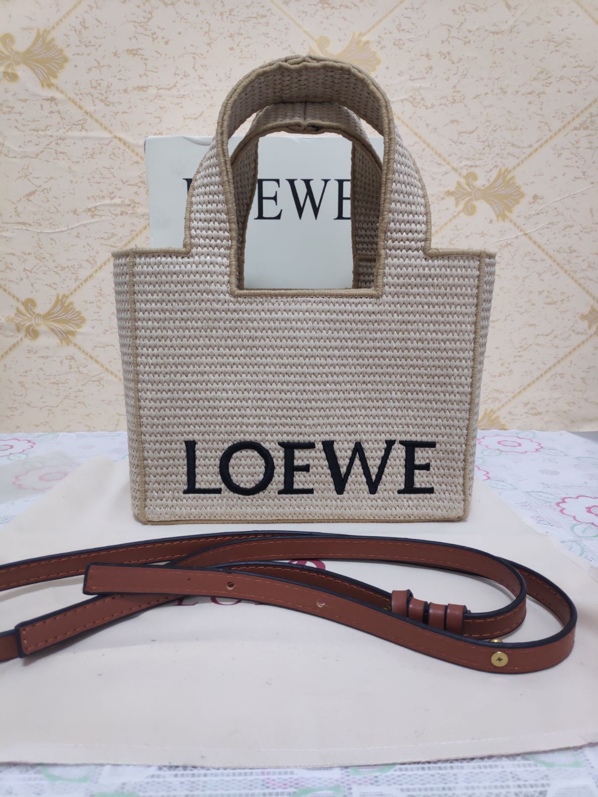 春夏大人気！ロエベ/LOEWEトートバッグフォントトートスモール ベージュレディース新品未使用