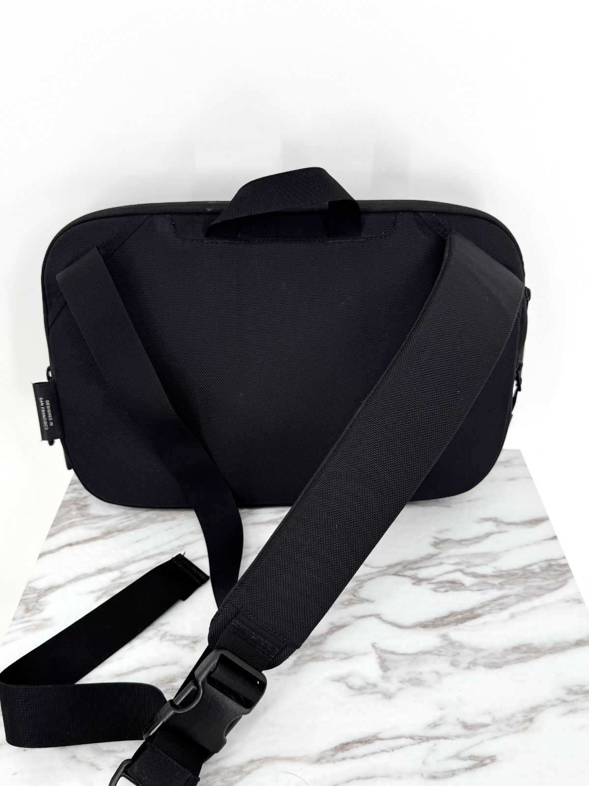 AER Tech Sling エアー テックスリング ウエストボディバッグ バック