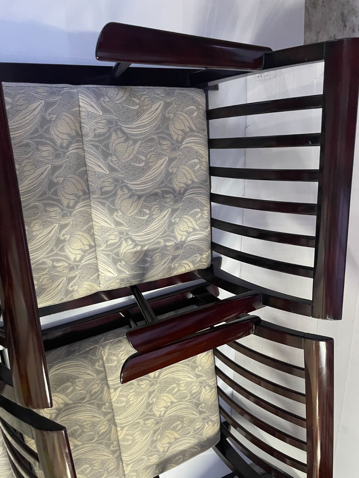 森繁　MORISHIGE 座椅子 ４脚セット 　　IDC大塚家具　10c03 森繁 MORISHIGE 座椅子 4脚セット IDC大塚家具 10c03 - メルカリ