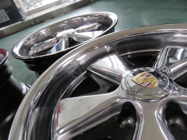 新品 ポルシェアロイ FUCHS 15X7J 5H 114.3 +25 4本 ハンドポリッシュ