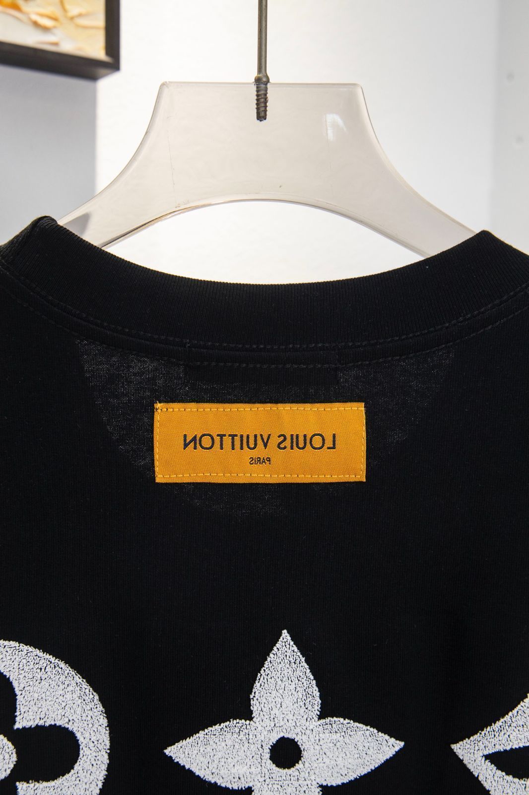 今日特価】LOUIS VUITTON 2025SS 刺繍アルファベット T シャツ