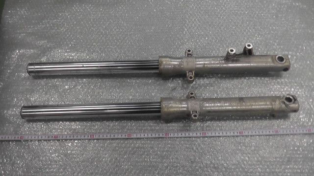 フロントフォーク