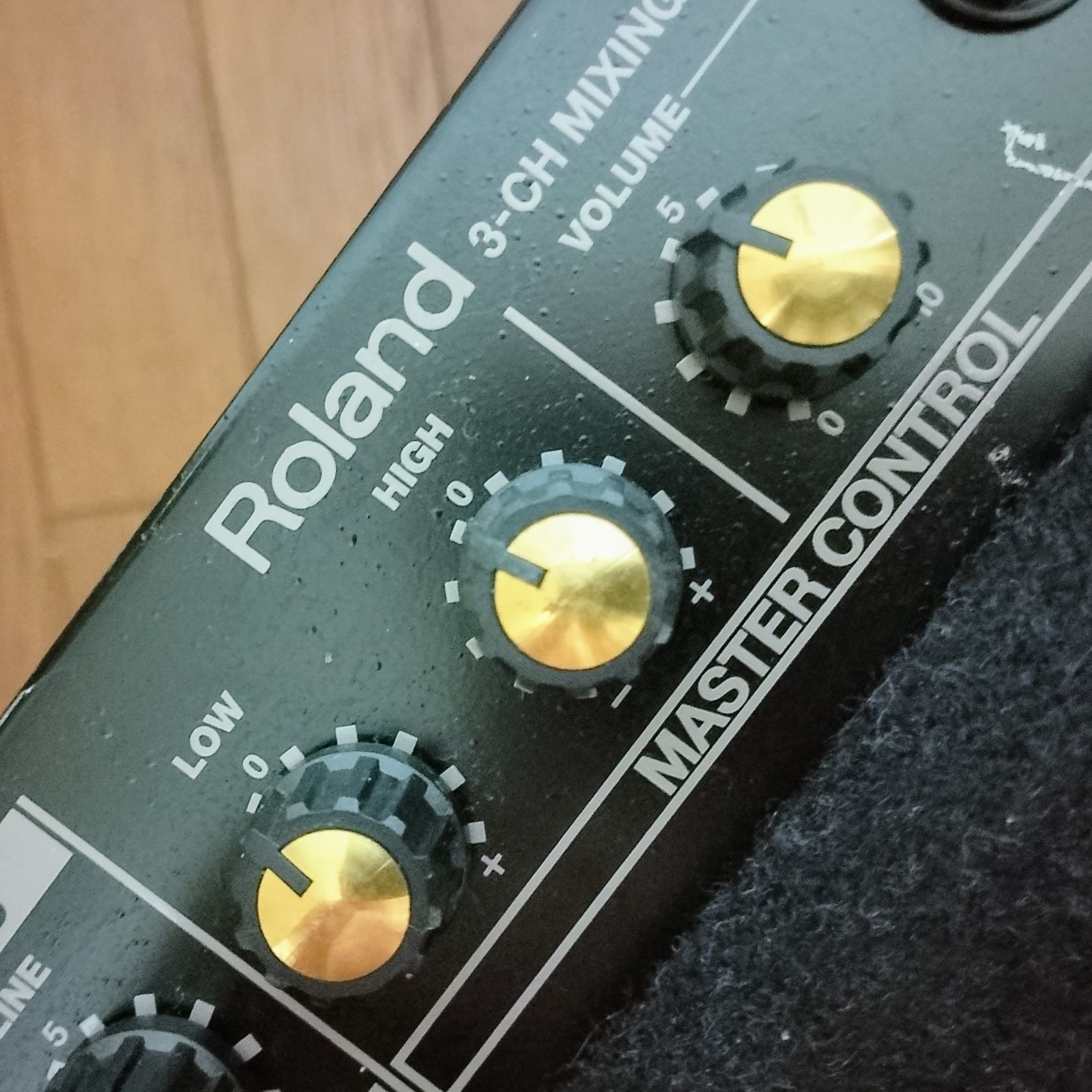 Roland KC-60 3 Channel Mixing キーボードアンプ