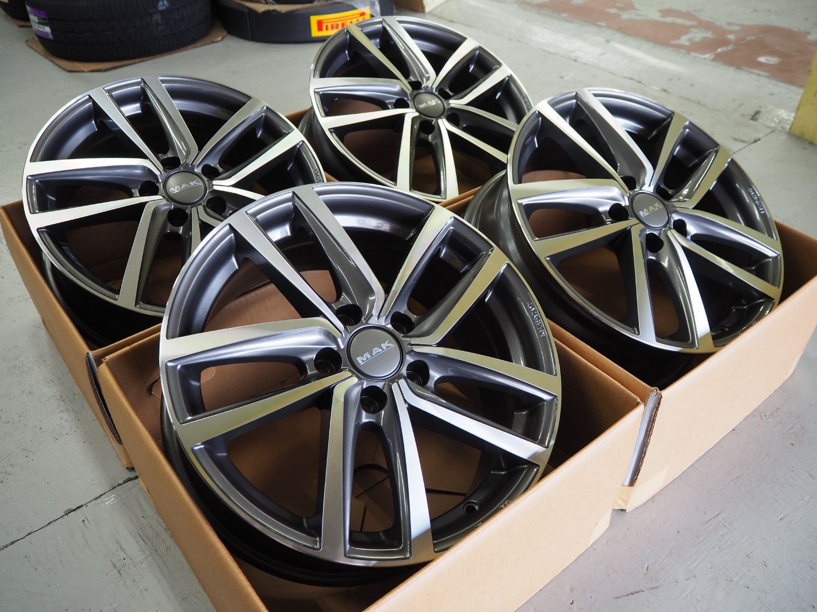 車種専用設計 MAK DRESDEN マック ドレスデン 17inch 7.0J 5H112+48