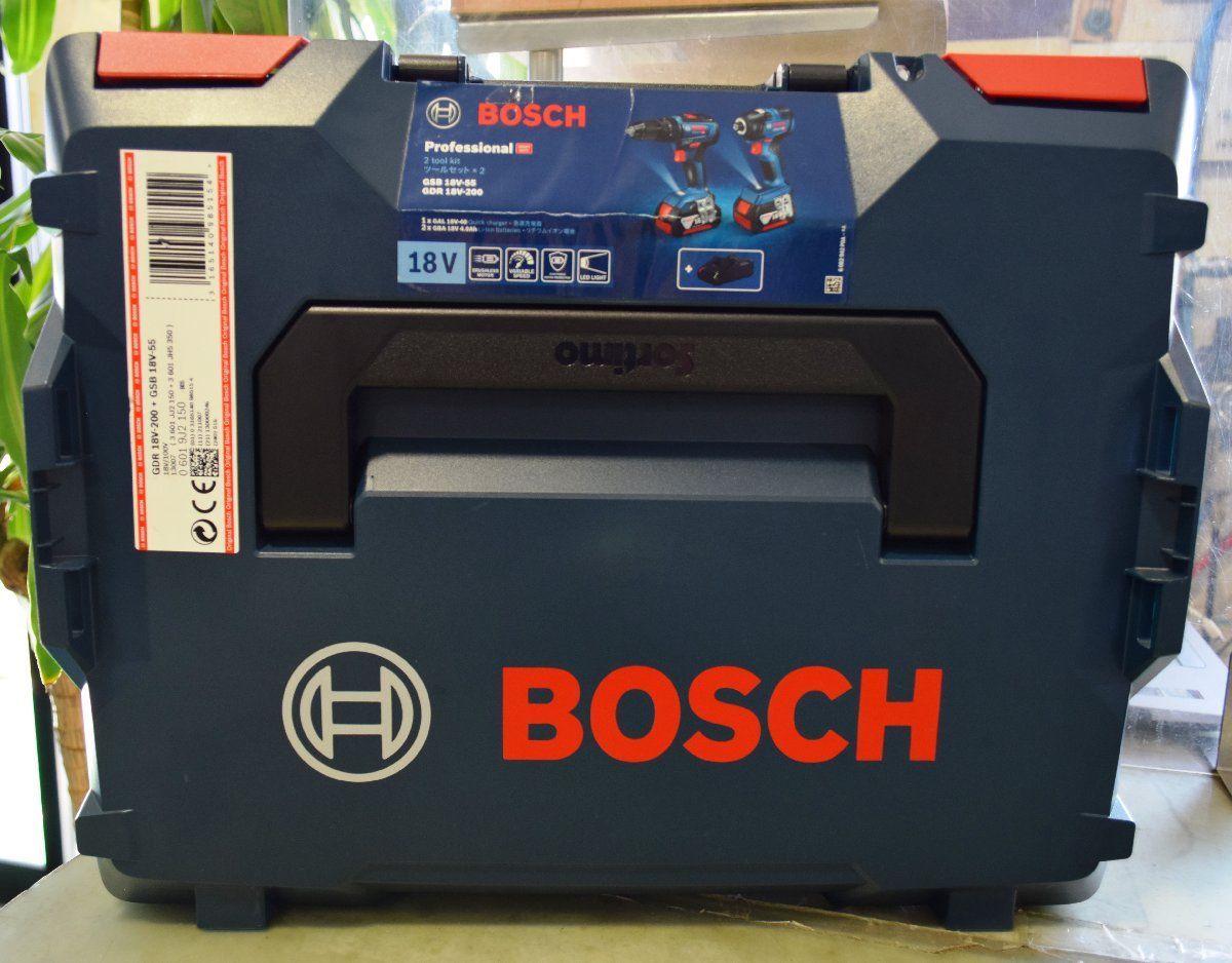 BOSCH 18Vコンボキット GDR18V200GSB (インパクト GDR18V-200 + 振動ドライバードリル(18V) GSB18V-55)  /(4.0AH)２個//未使用品(展示品) - メルカリ