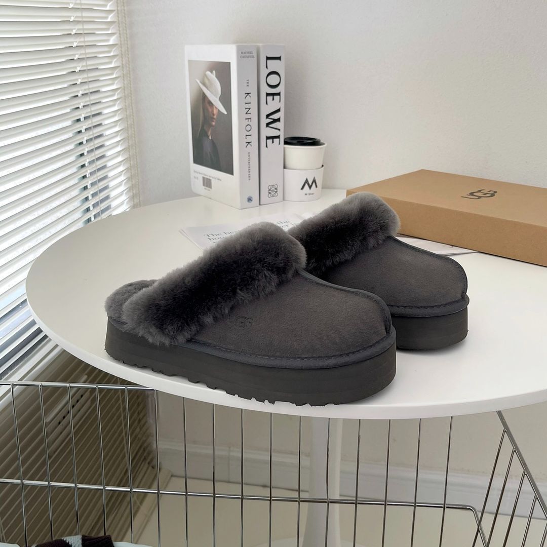 UGG アグ レディース サンダル ムートン スリッパ 箱付 Grey - メルカリ