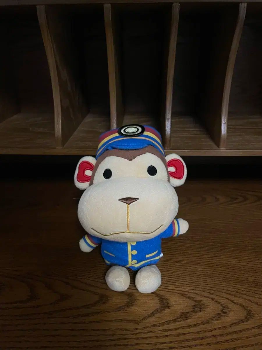 どうぶつの森 駅員 猿 ぬいぐるみ 出品 どうぶつの森 えきいんさん