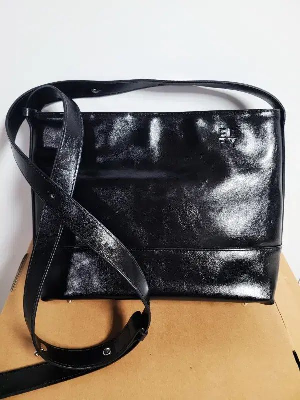 数 지着用 イーピー プレーンバッグ クロスバッグ ブラック 光沢 上 コンディション