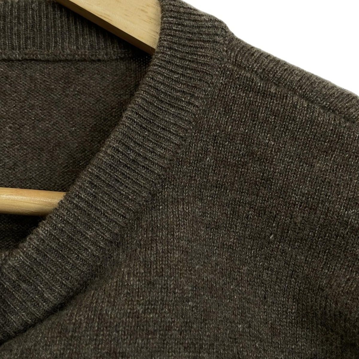 ダークブラウン クルーネック
