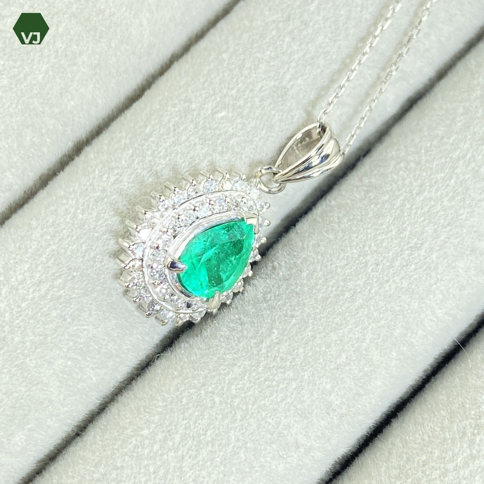24-28】エメラルド ダイヤモンド ネックレス E0.53ct D0.28ct【中古 