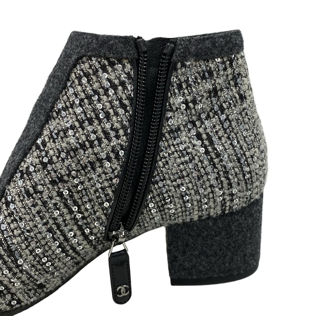 G33181 グレー×白