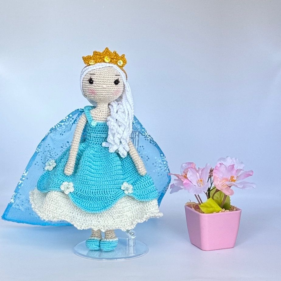 あみぐるみ・雪の王女　女の子　ハンドメイド