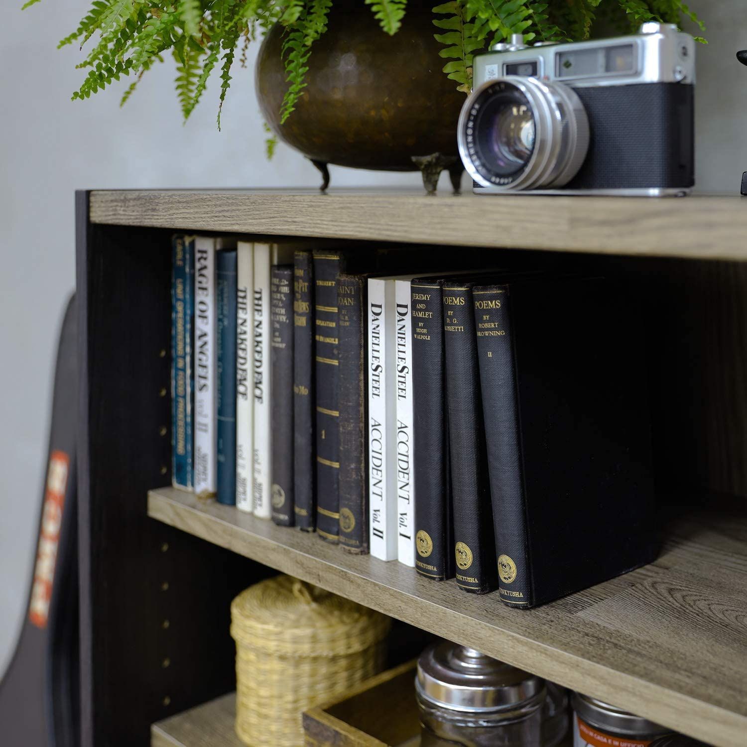 白井産業 長年使いこんだような雰囲気の古材風シート 艶消ししたアイアン調の取っ手が 白井産業 長年使いこんだような雰囲気の古材風シート 艶消しした