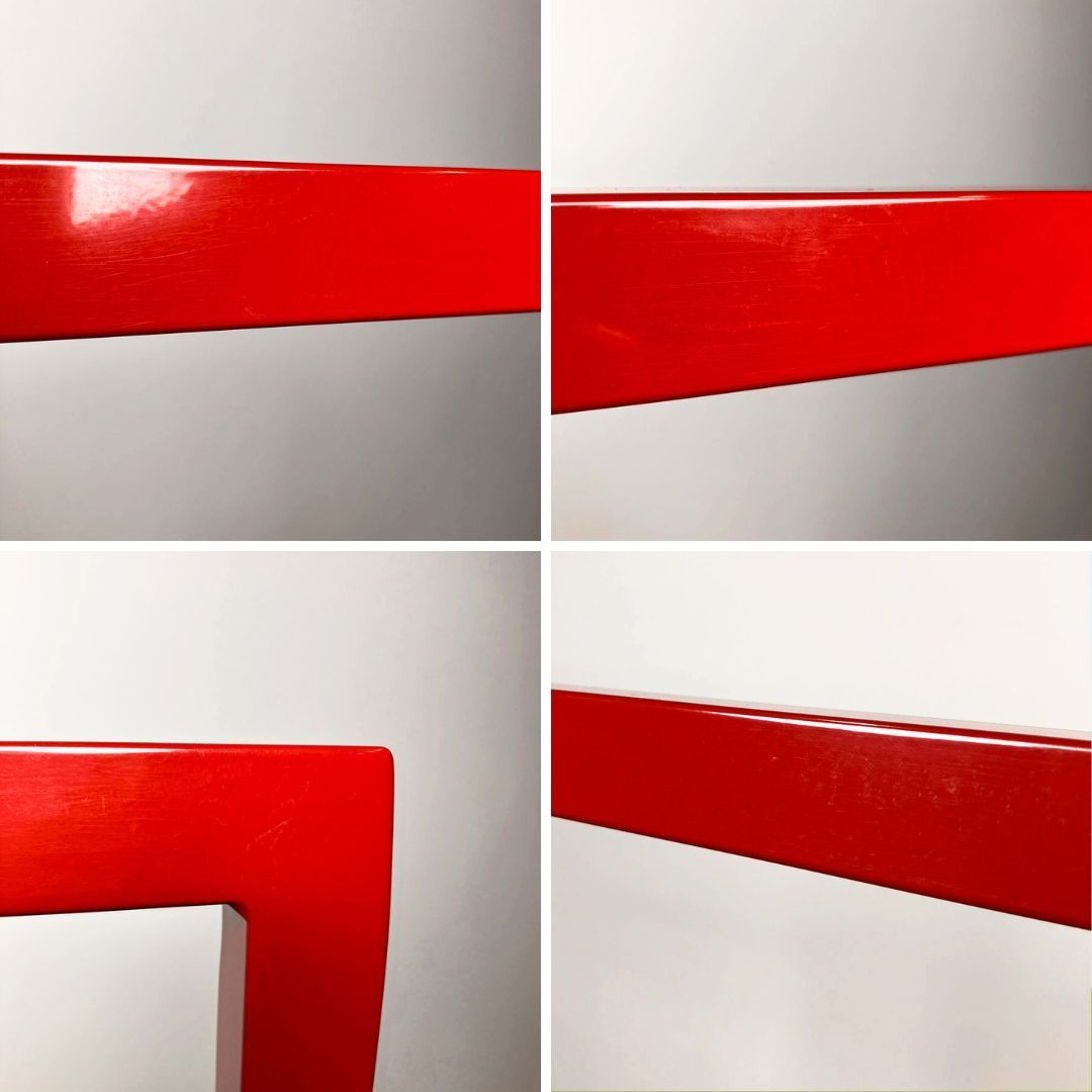WARDROBE RED