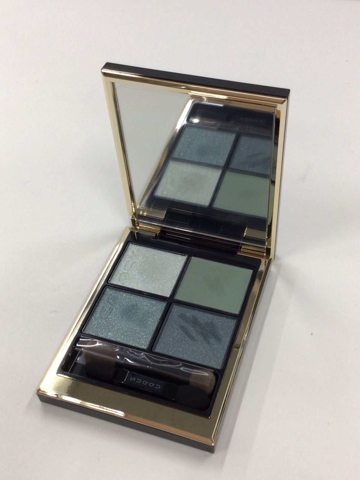 新品　SUQQU シグニチャー　カラー　アイズ　143 俄雪　アイシャドウ　完売 シグニチャー カラー アイズ 143 俄雪 -NIWAKAYUKI / SUQQU(スック) | LIPS