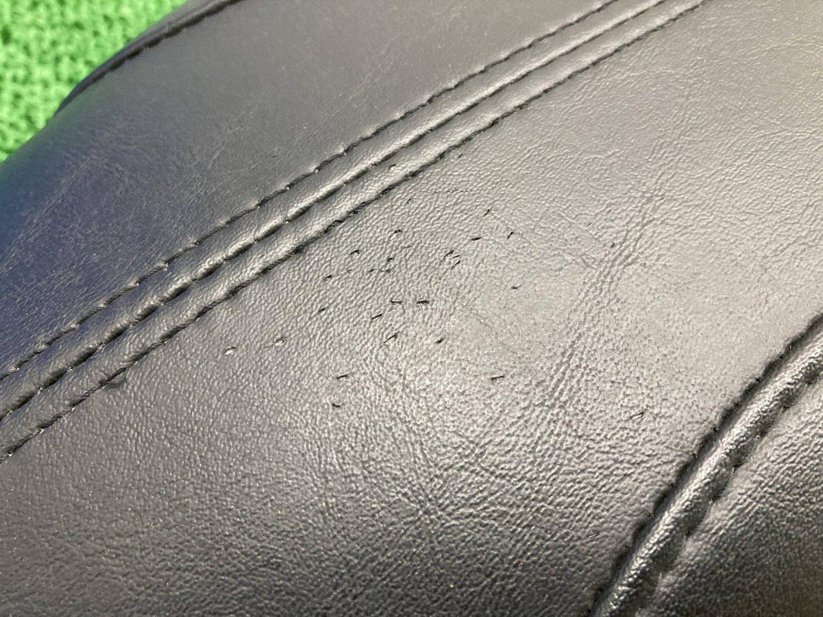 FLSTC1580 フロントシート ハーレー 純正 バイク 部品 ヘリテイジソフテイルクラシック メインシート TC96 修復素材に Oz