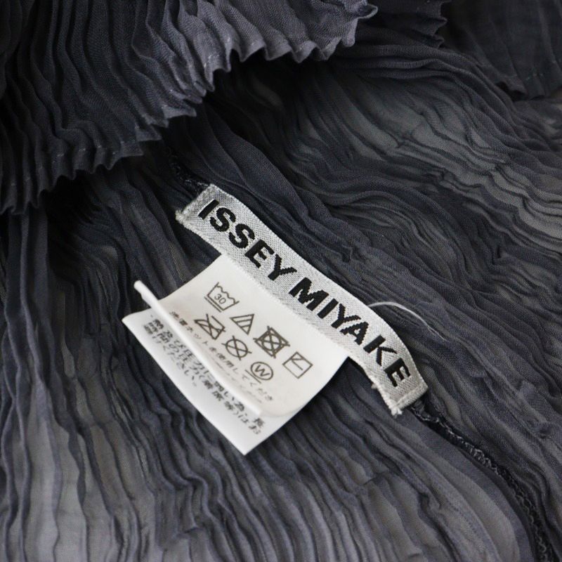 ISSEY MIYAKE プリーツ ハイネック カットソー シアー ホワイト 白 ISSEY MIYAKE プリーツ ハイネック カットソー シアー ホワイト 白