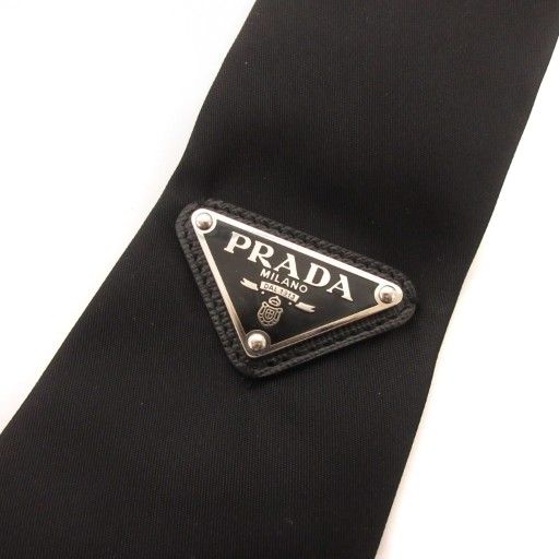 【販売終了品】PRADA ネクタイ　黒　三角プレート プラダ PRADA 美品 ネクタイ ナロータイ 三角プレート 黒 ブラック