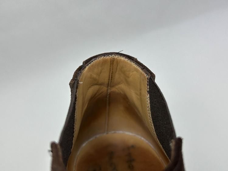 ダークブラウン