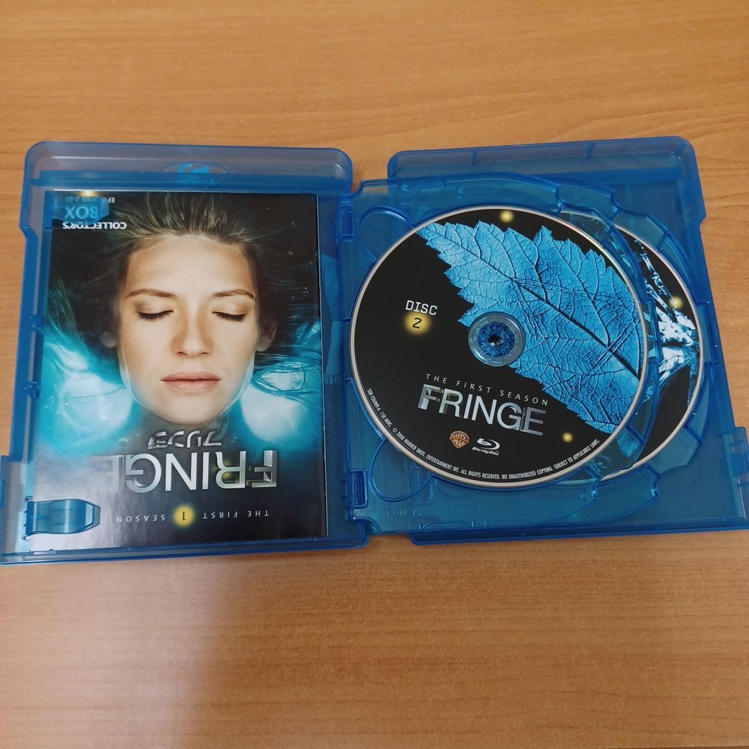 FRINGE フリンジ ファースト・シーズン コレクターズ・ボックス〈5+1枚〉 中古品DVD】FRINGEフリンジ(ファースト・シーズン) コレクターズ