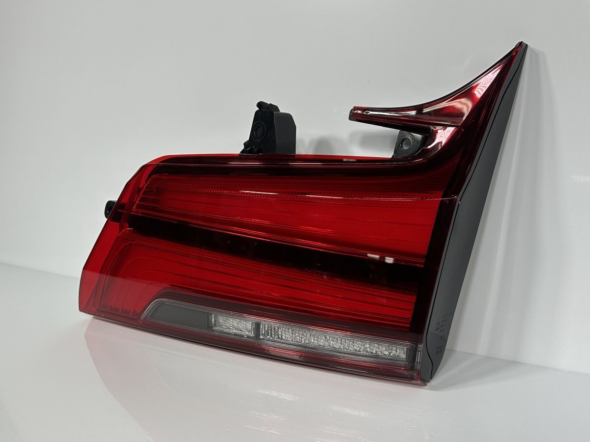 低走行 アルファード AGH30W 後期 純正 右フィニッシャーランプ テール 内側 シーケンシャル LED 81581-58320 58-81 I 管理28344 FFCRYSTALESIA_COM