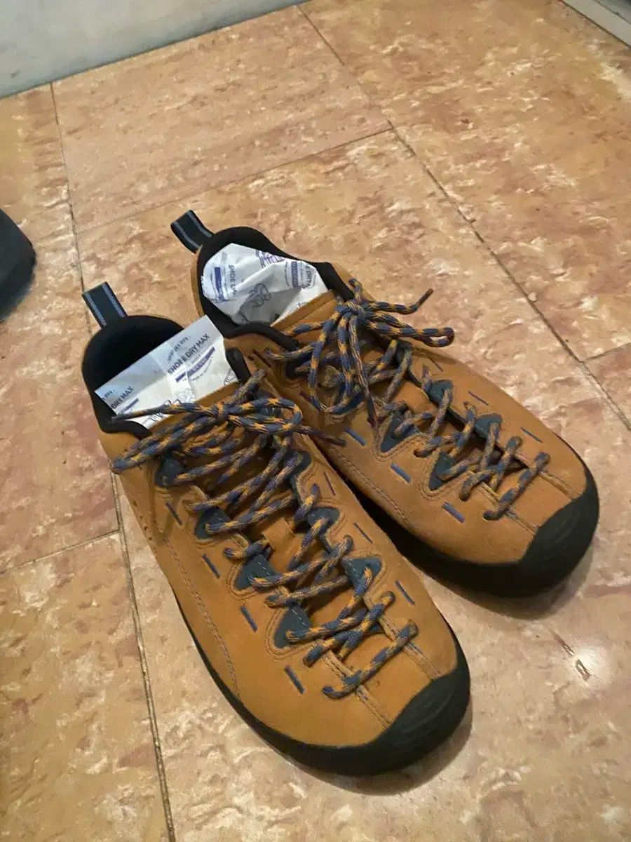 Keen KEEN キーン ジャスパー キャメル 265