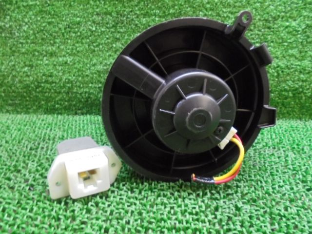 9FI5515 JD3 日産 セレナ CC25 後期型 ハイウェイスター ヒーターブロアモーター/レジスター - メルカリ