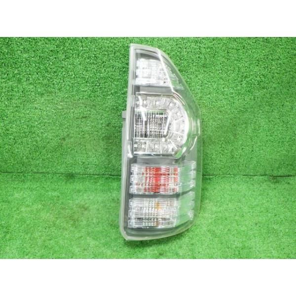 ノア 純正オプション テールランプ 左右セット 28-198 LED ZRR70W