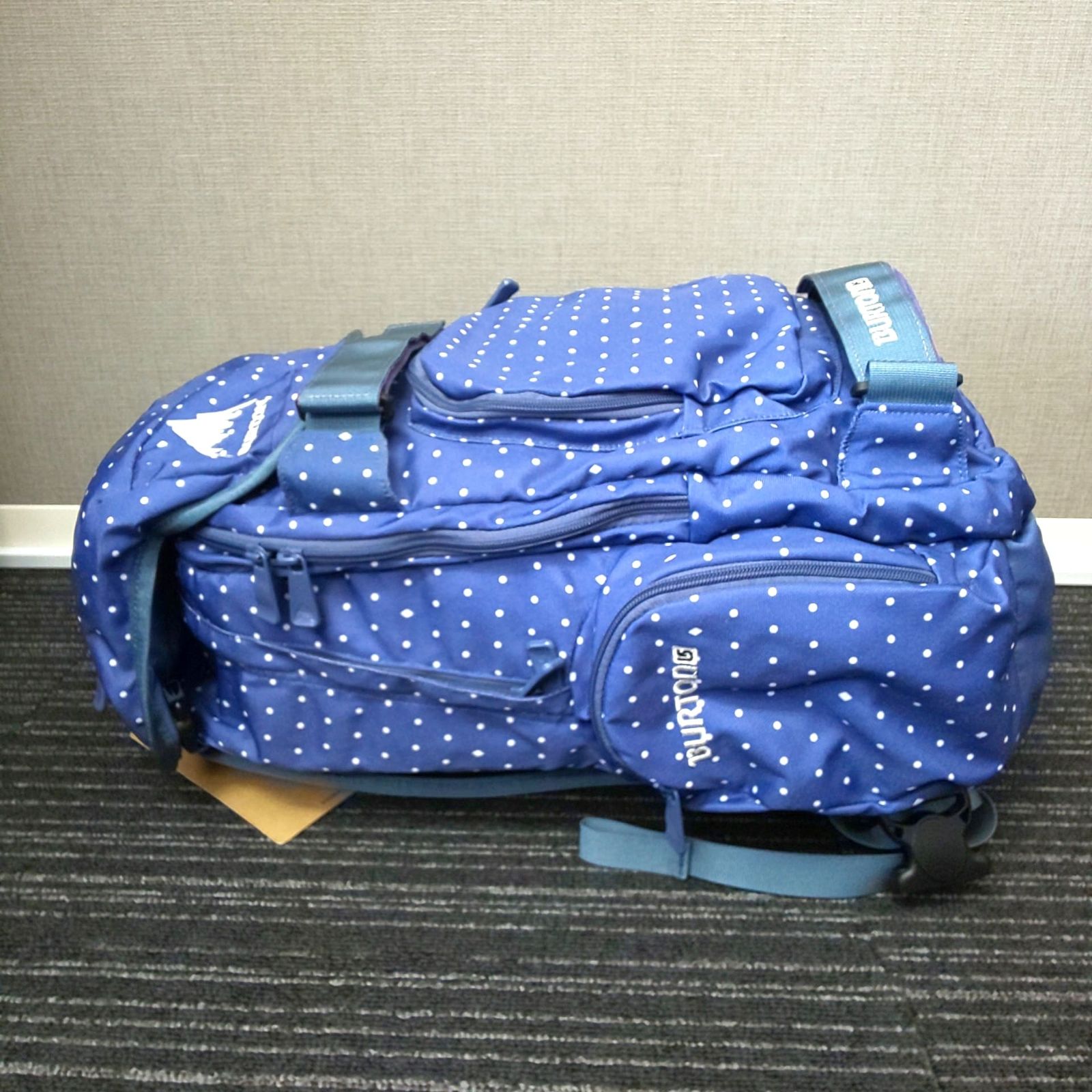 BURTON バックパック　リュック 443 未使用 タグ付き BURTON リュック バッグ バッグパック 鞄