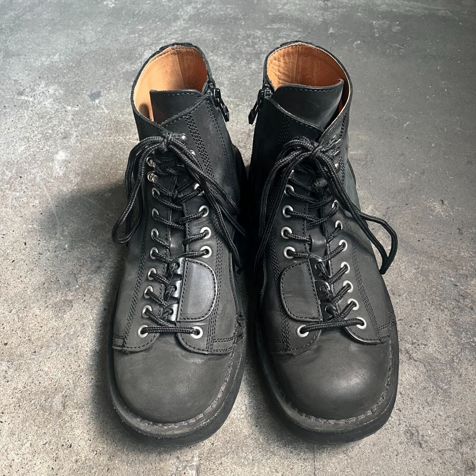 REGULATION Yohji Yamamoto 黒バイカーブーツ　靴ひも欠損 REGULATION Yohji Yamamoto 24aw MAT SMOOTH LEATHER ZIP BIKER