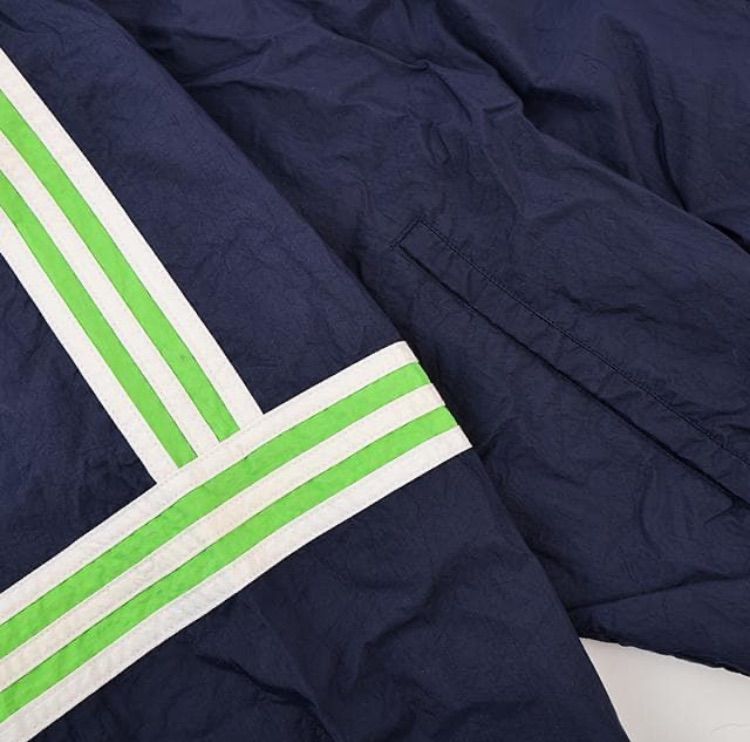 あいみょん 着用 90s アディダス ナイロンジャケット ネイビー