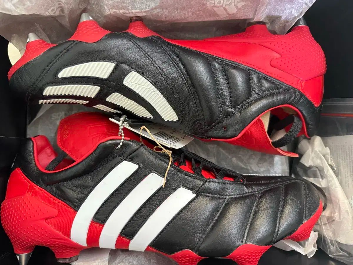 アディダス プレデター マニア復刻版　29センチサッカーシューズ 青赤 アディダス プレデター マニア復刻版 29センチサッカーシューズ 青赤