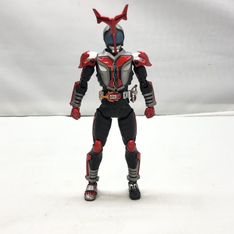中古】開封)バンダイ S.H.Figuarts 真骨彫製法 仮面ライダーカブト  